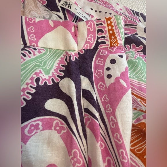 Zara Vibrant Purple and Pink Wide Leg Pants
Linen blend size small - Picture 4 of 6